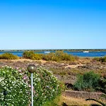 Nyaraló Nesha Paradise Tavira