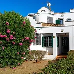 Nyaraló Nesha Paradise Tavira