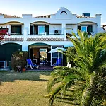 Nesha Paradise Nyaraló