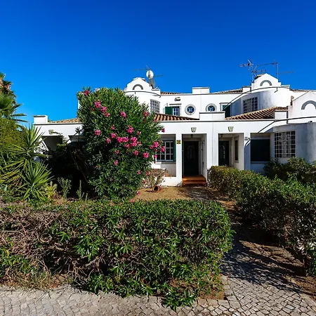 Nesha Paradise Tatil Evi *