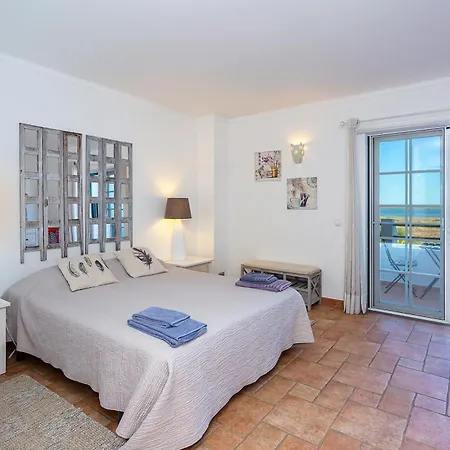 Nesha Paradise Tatil Evi Tavira