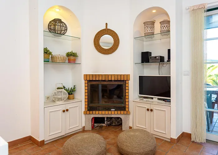 Nesha Paradise Tavira