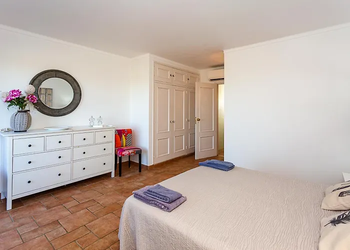 Nesha Paradise Holiday home *