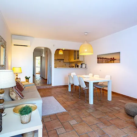 Nesha Paradise * タヴィラ